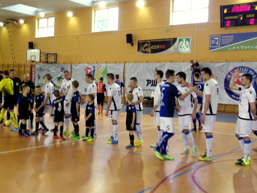 Po szalonym meczu Credo Futsal Piła pokonało Mieszko i utrzymało się w I lidze! Zobacz zdjęcia