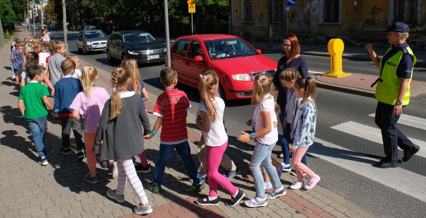 W czwartek policjanci przeprowadzili prelekcję z dziećmi ze...