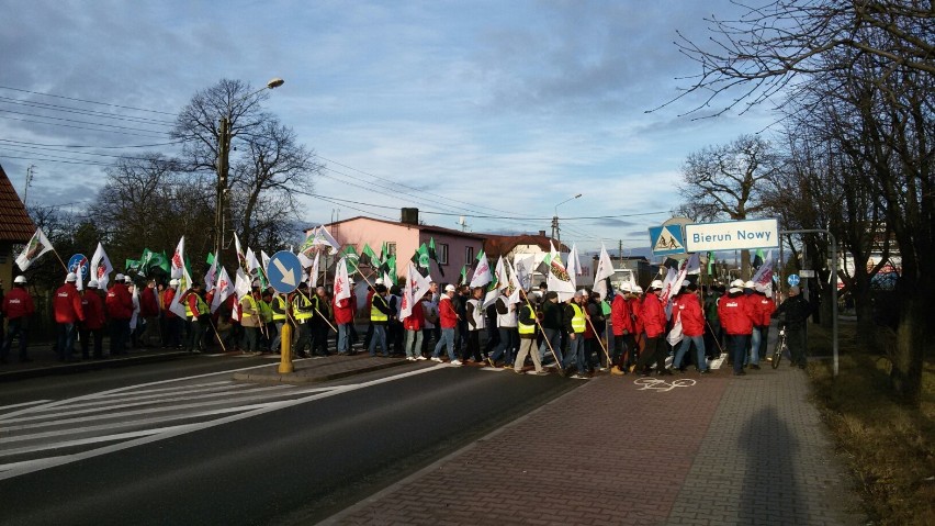 Blokada DK44 w Bieruniu: Górnicy KWK Piast i Ziemowit strajkują [ZDJĘCIA, WIDEO]