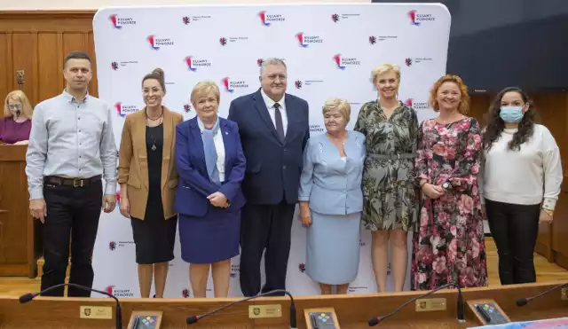 Nagrody najlepszym terapeutom zajęciowym z województwa kujawsko-pomorskiego wręczono 7 października 2021 roku