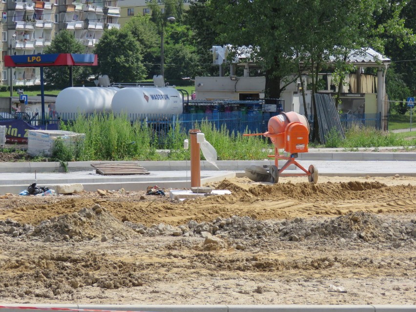 Trwają prace przy budowie nowego dworca autobusowego w Piekarach. Ma być gotowy jesienią [ZDJĘCIA]