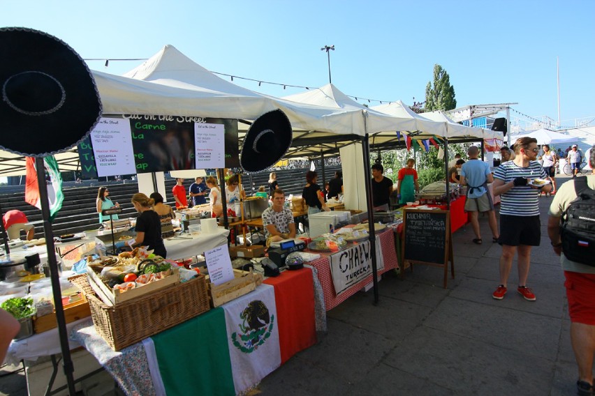 Slow Market nad Wisłą. Kulinarny targ w Placu Zabaw...