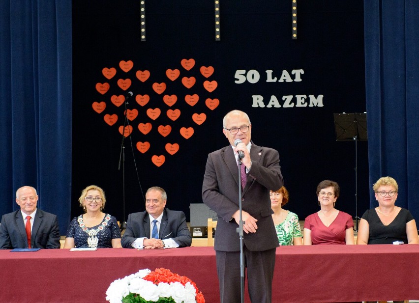 50-lecie pożycia małżeńskiego w gminie Mokrsko. Medale nadano 29 parom 