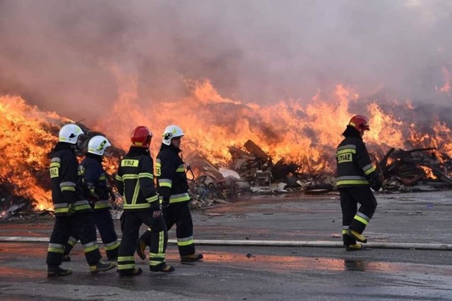 W gaszeniu pożaru uczestniczyło w sumie 114 strażaków.