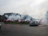 Stargard. Godzina W. Patriotyczni Błękitni na rondzie w centrum miasta: cześć i chwała bohaterom! Przyjechała tam także stargardzka drogówka