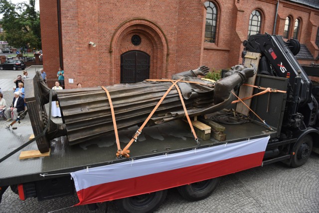 Figurę z Krakowa transportowała 10. Brygada Logistyczną z Opola