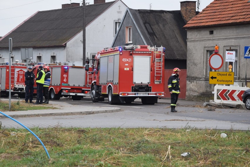 Strażacy i LPR w Zdunach. Niestety mężczyzny nie udało się uratować [ZDJĘCIA + FILM]