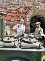  Ogólnopolski Zlot Grup Rekonstrukcji Historycznej w Nysie. Parada, jarmark militarny, wystawy i ognisko partyzanckie. Zobacz fotorelację