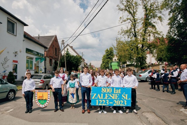 Mieszkańcy Zalesia Śląskiego nie chcieli być gorsi od dużych miast i zorganizowali jubileusz 800-lecia wsi.