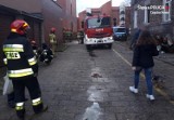 Częstochowscy policjanci bez wahania pomogli w ewakuacji mieszkańców z płonącej kamienicy
