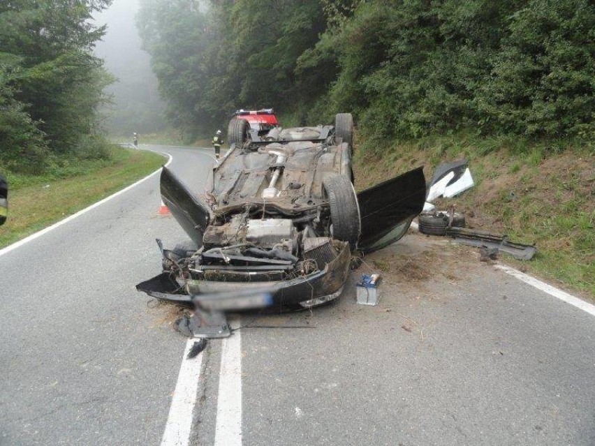 Auto zamienione we wrak. Kierowca bez zadrapania [ZDJĘCIA]