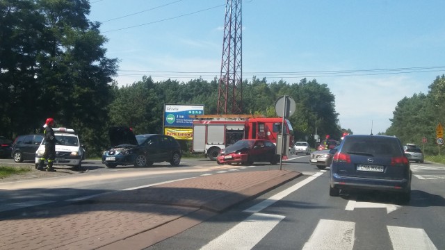 Wypadek koło Rębajła, korek na Plotki