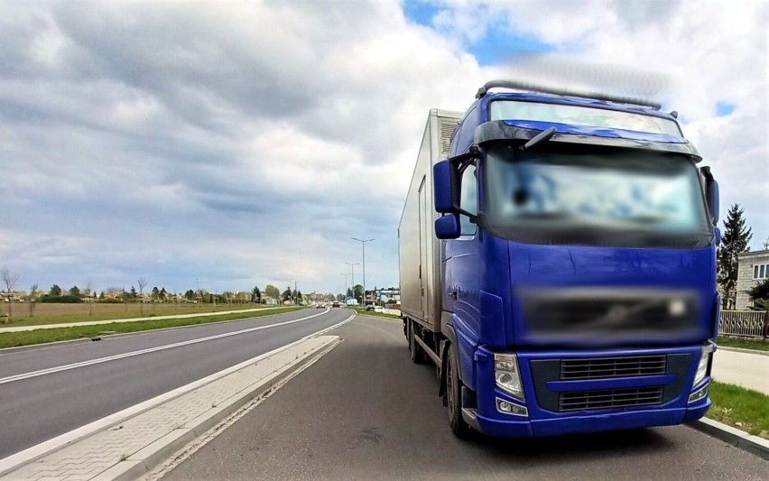 Brak zezwoleń na przewóz towaru przez ciężarówkę niemieckiego przewoźnika. Nieprawidłowości także w Wielkopolsce