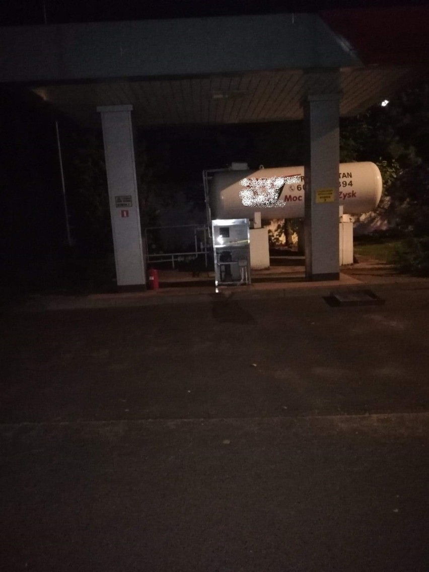 KROTOSZYN: Nocny wyciek gazu na jednej z krotoszyńskich stacji [ZDJĘCIA]