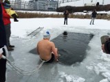 Katowice: Silesia Winter Swimming 2017 - MP w zimowym pływaniu w Dolinie Trzech Stawów