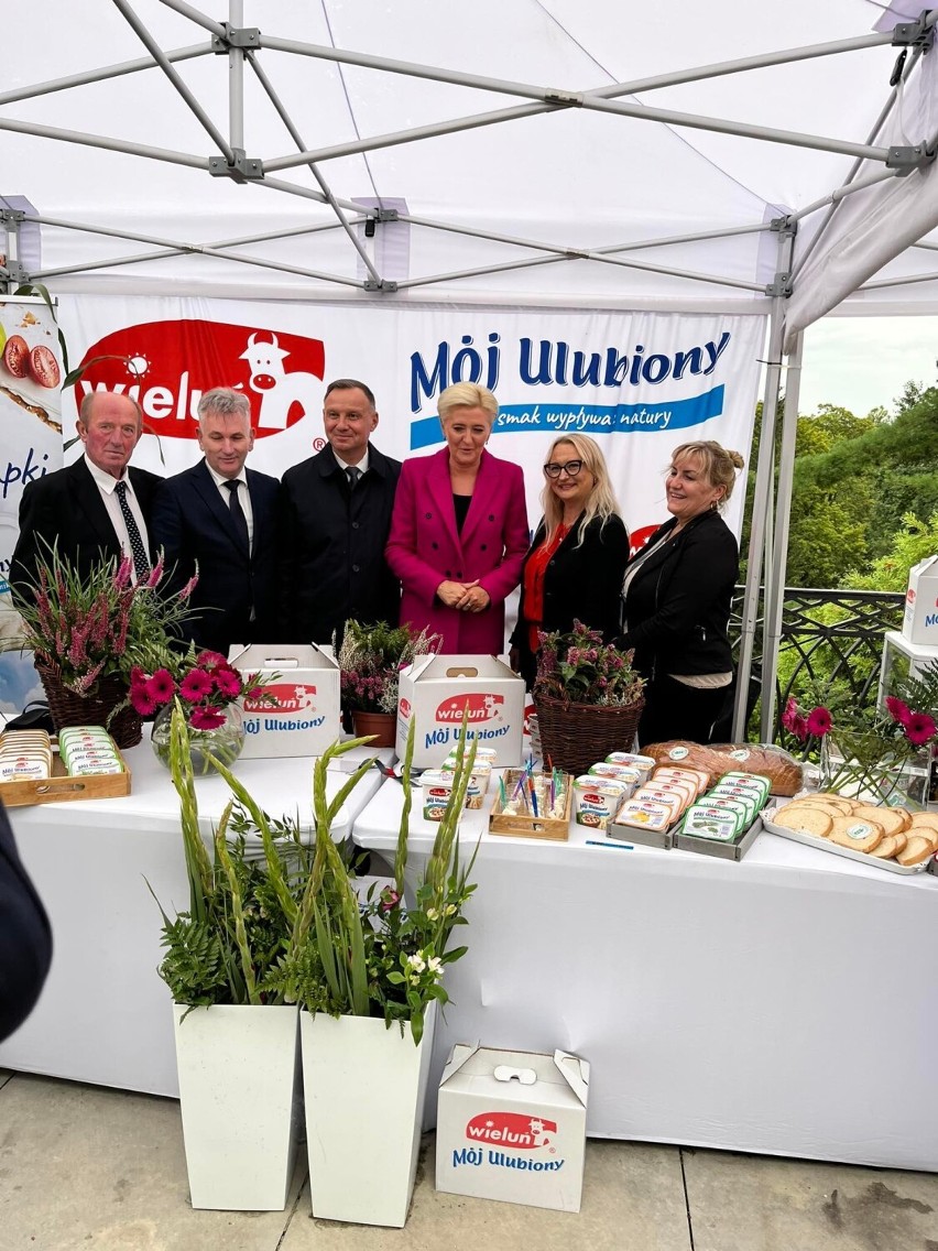 Tort z wieluńskiego serka "Mój ulubiony" na dożynkach prezydenckich w Belwederze