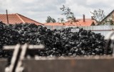 Po zimie w Kujawsko-Pomorskiem został jeszcze węgiel. Jak gminy radzą sobie ze sprzedażą? Mieszkańcy czekają na obniżkę cen