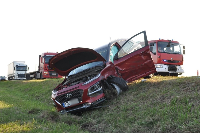 Wypadek na DW 434 pod Śremem. Kierująca hyundaiem wjechała...