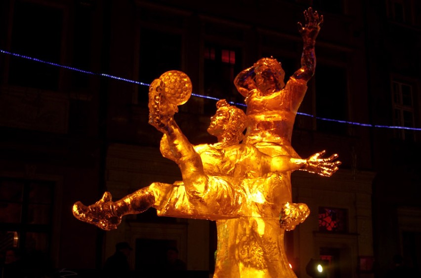 Rzeźby w lodzie na Starym Rynku
