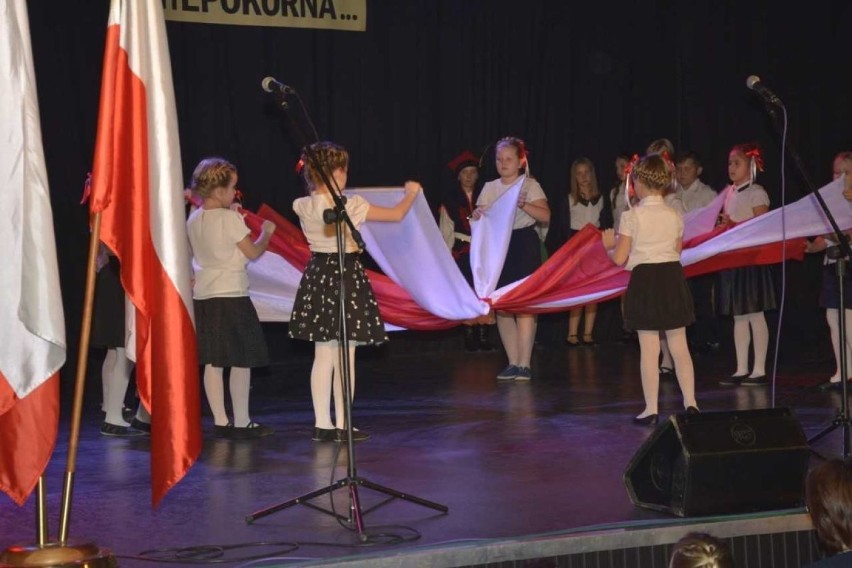 "Z pieśnią i tańcem dla Niepodległej" w Porcie Kultury w Sandomierzu [ZDJĘCIA]