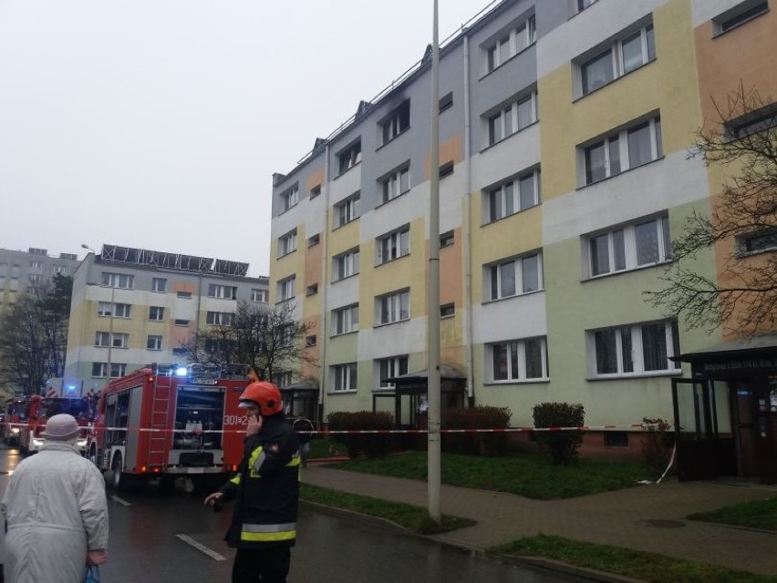 Pożar w bloku przy ul. Motylowej w Łodzi [ZDJĘCIA]