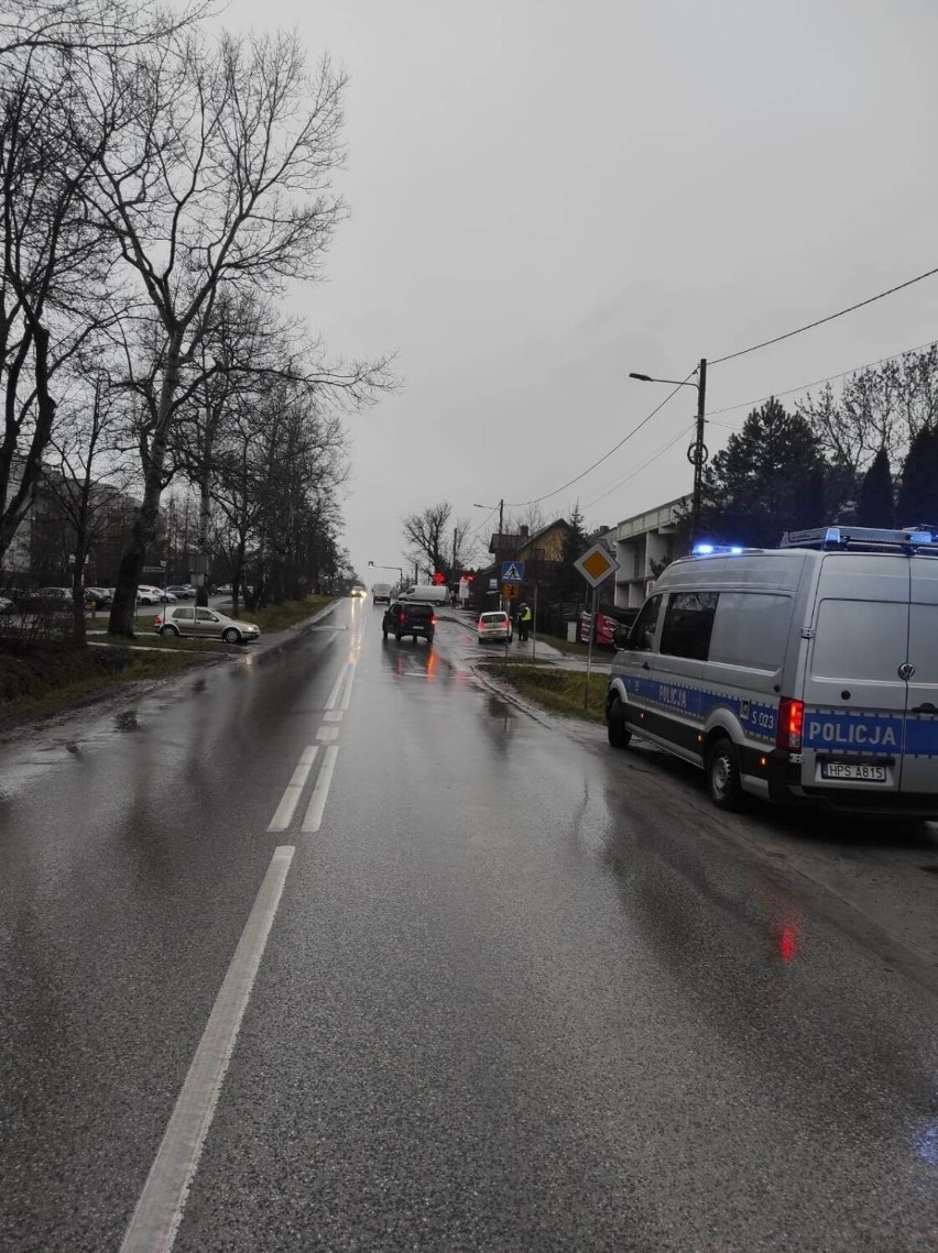 Poranny wypadek na ulicy Ściegiennego w Kielcach. Ranna...