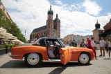 Kraków. Zabytkowe samochody opanowały Rynek - dla Centrum Onkologii! 