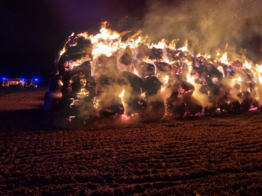 Pożar stogu w Kucharach