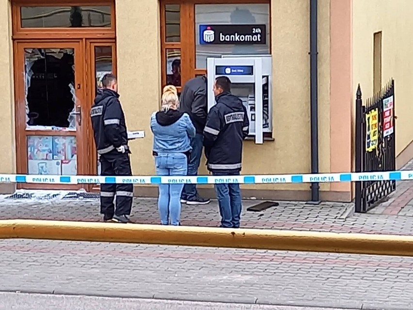 Sprawcy uszkodzili bankomat przy ul. Kościelnej w Skępem