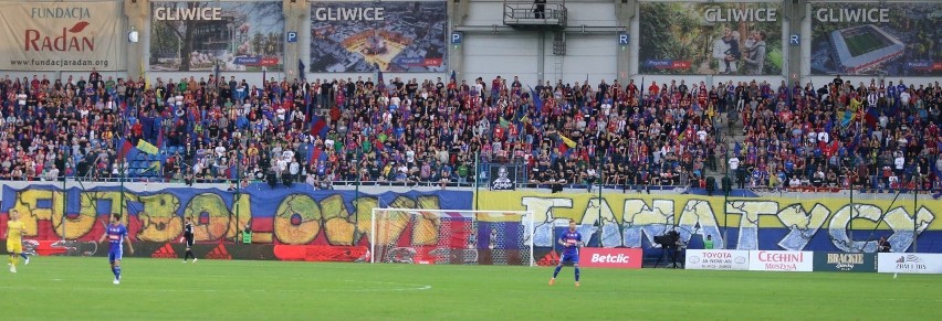 Piast Gliwice – BATE Borysów. Zobacz zdjęcia KIBICÓW. Pełny stadion przy Okrzei i wielkie emocje