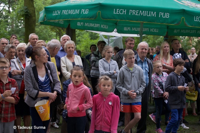 Harce przy plebani. Parafialny festyn wiernych z kościoła św. Jana w obiektywie Tadeusza Surmy