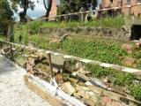 Sztum: Uszkodzony mur kościoła św. Anny czeka na reperację