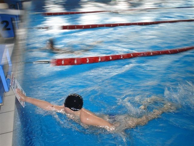 Zawody młodych pływaków na Skałce