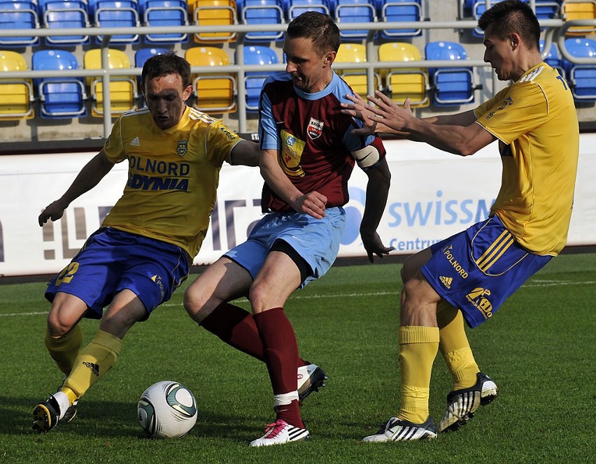 I liga: Bezbarwna Arka przegrała Kolejarzem. Arka Gdynia - Kolejarz Stróże 0:1