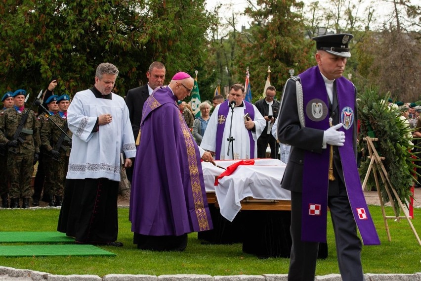 Uroczystości pogrzebowe pięciu żołnierzy niezłomnych w...