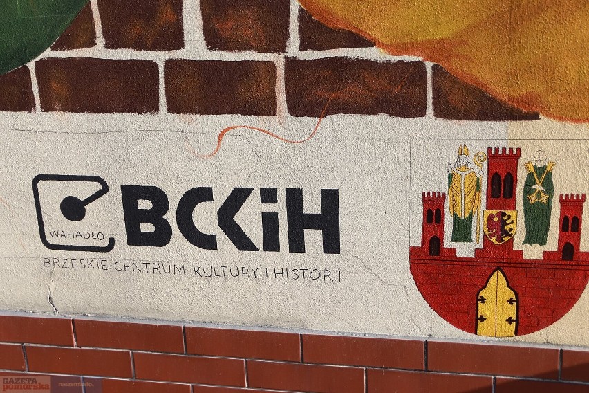 Odsłonięcie pierwszego muralu w Brześciu Kujawskim przy ul....
