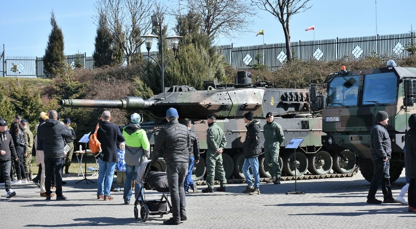 Tłumy mieszkańców na I Wojskowych Targach Pracy i Służby w Chełmie. Zobacz zdjęcia z soboty