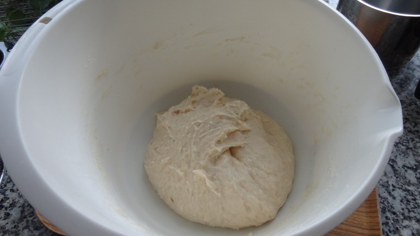 Ciasto drożdżowe z wiśniami i kruszonką (PRZEPIS) 