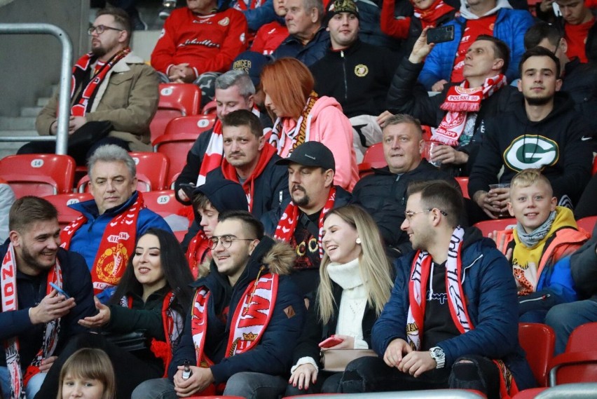 Tak ponad 17 tysięcy fanów Widzewa fetowało wygraną z...