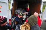 Strażnicy miejscy pomagają bezdomnym: Rozdają jedzenie i odzież