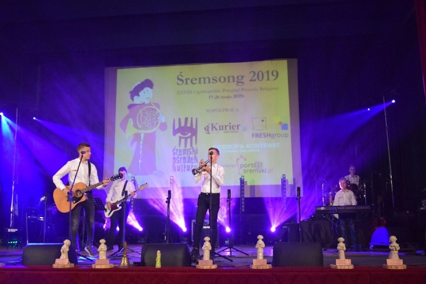 MUZYKA: Krotoszyński zespół Tacy nie Inni zgarnął główną nagrodę na XXVIII Ogólnopolskim Przeglądzie Piosenki Religijnej "ŚREMSONG" 2019