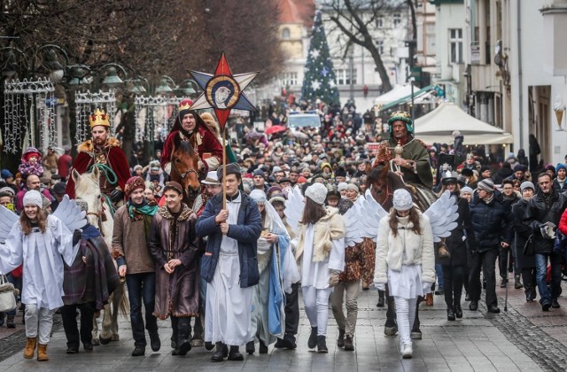 Święto Trzech Króli 2019 - kiedy wypada? Dzień wolny za święto w niedzielę 6.01.2019? Czy przysługuje wolne w pracy za święto Trzech Króli?