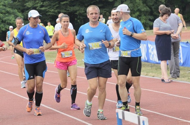 Bieganie nad morzem - jak m.in. Półmaraton Ziemi Puckiej - jest bardzo popularne