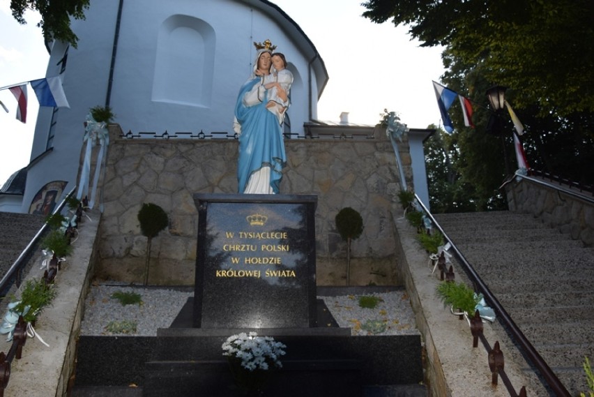 Tłumy pielgrzymów na inauguracji Jubileuszowego Odpustu w Sanktuarium Maryjnym w Zawadzie [FOTORELACJA] 