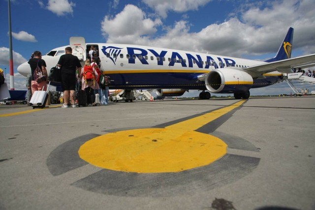 Dodatkowy samolot zbazowany w Poznaniu, nowe kierunki połączeń i zwiększona częstotliwość na znanych trasach. To nowości Ryanaira z lotniska Ławica