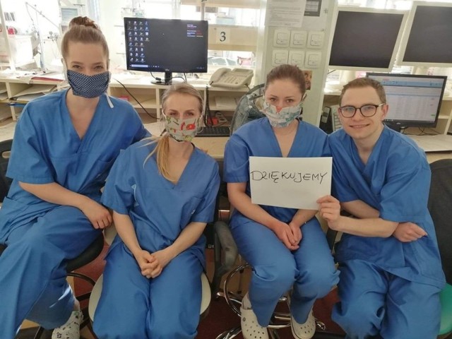 Medycy ze szpitala w Bydgoszczy przekazali pracownicom Środowiskowego Domu Samopomocy podziękowania