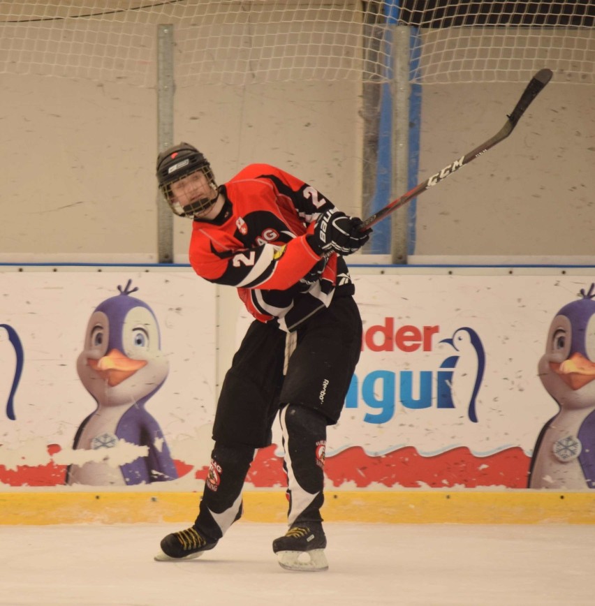 Hokej. Bombers Malbork mistrzami, a Bombek wicemistrzem Regionalnej Ligi Hokeja na Lodzie