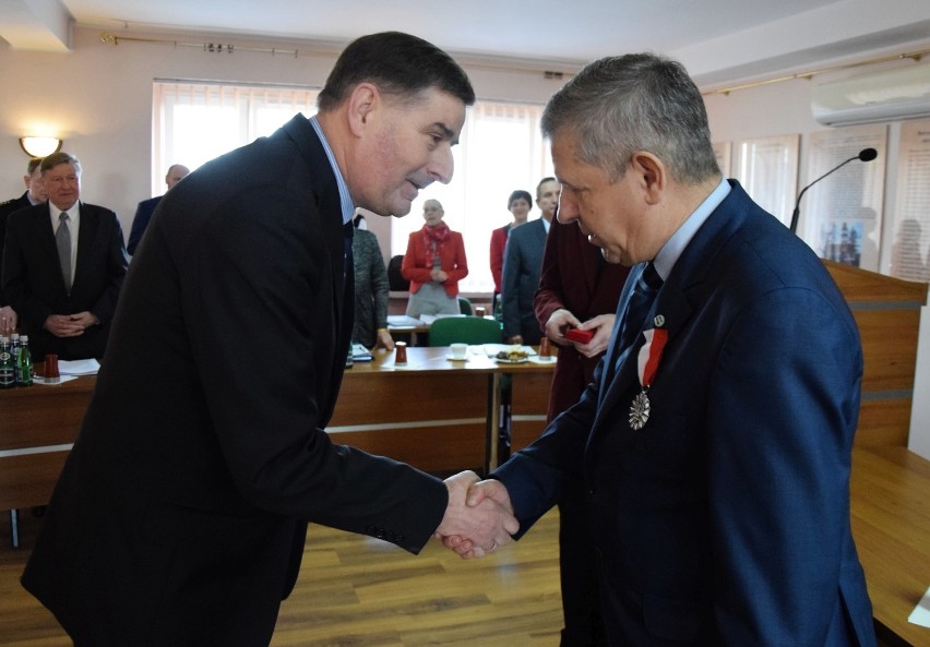 Andrzej Dargacz odznaczony na sesji Rady Powiatu Medalem Wierni Tradycji