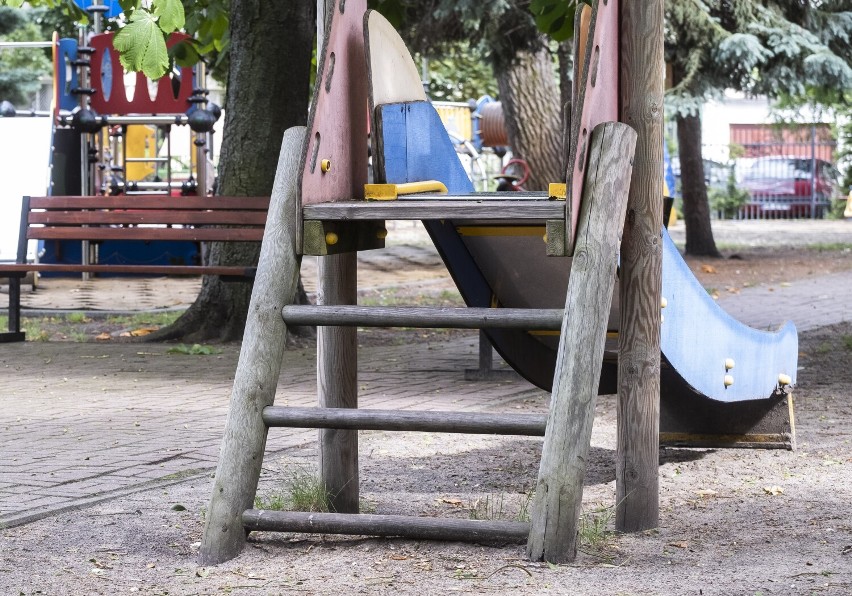 Place zabaw na Pradze-Północ niebezpieczne dla dzieci? Radne interweniują