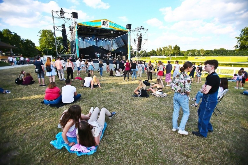 Festiwal Stay Wild na Partynicach we Wrocławiu. Zdjęcia z...